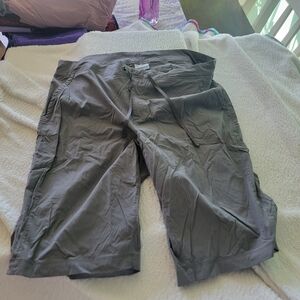 Columbia women's Charcoal Hiking Shorts